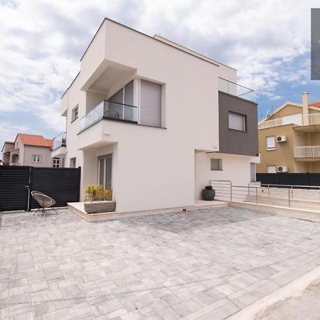 Villa Ljubas ซรีมา ภายนอก รูปภาพ
