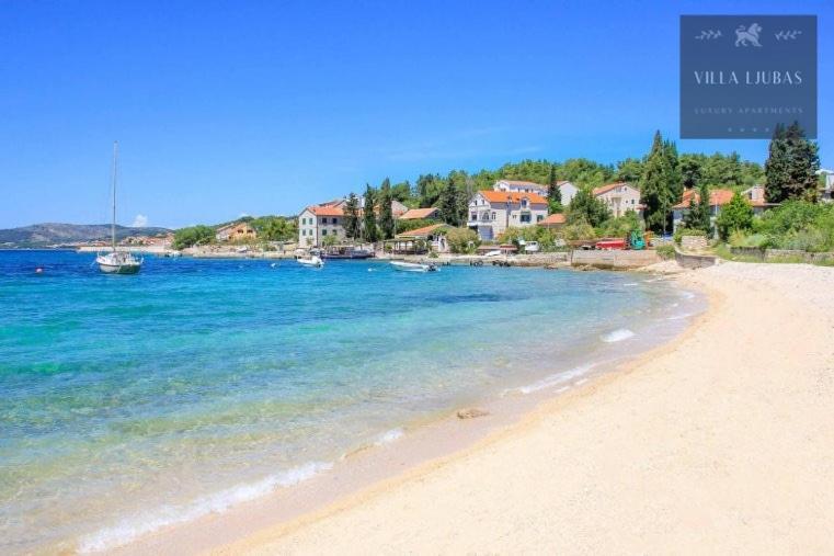 Villa Ljubas ซรีมา ภายนอก รูปภาพ